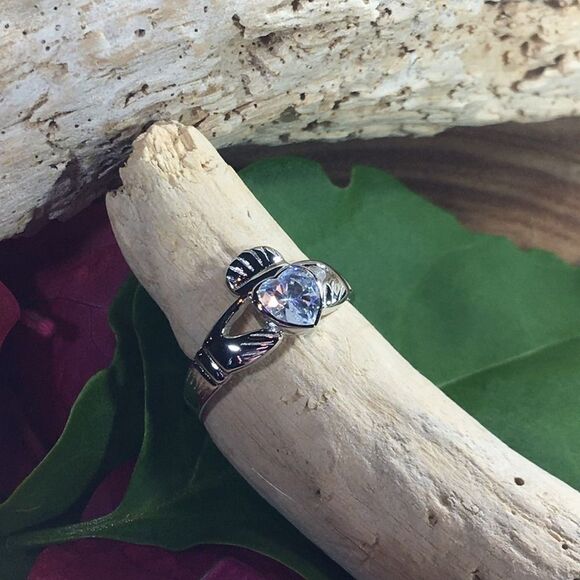 CZ Claddagh sterling silver Irish ring size 8 - Picture 3 of 7
